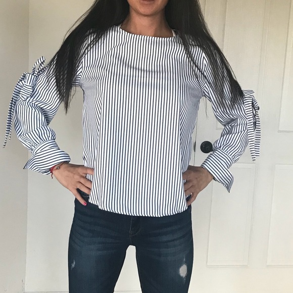 Tops - Blue striped blouse
